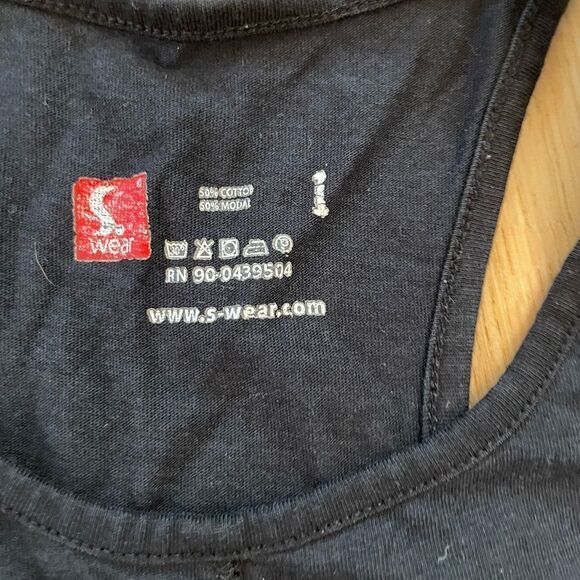 Open back black shirt - Picture 2 of 6